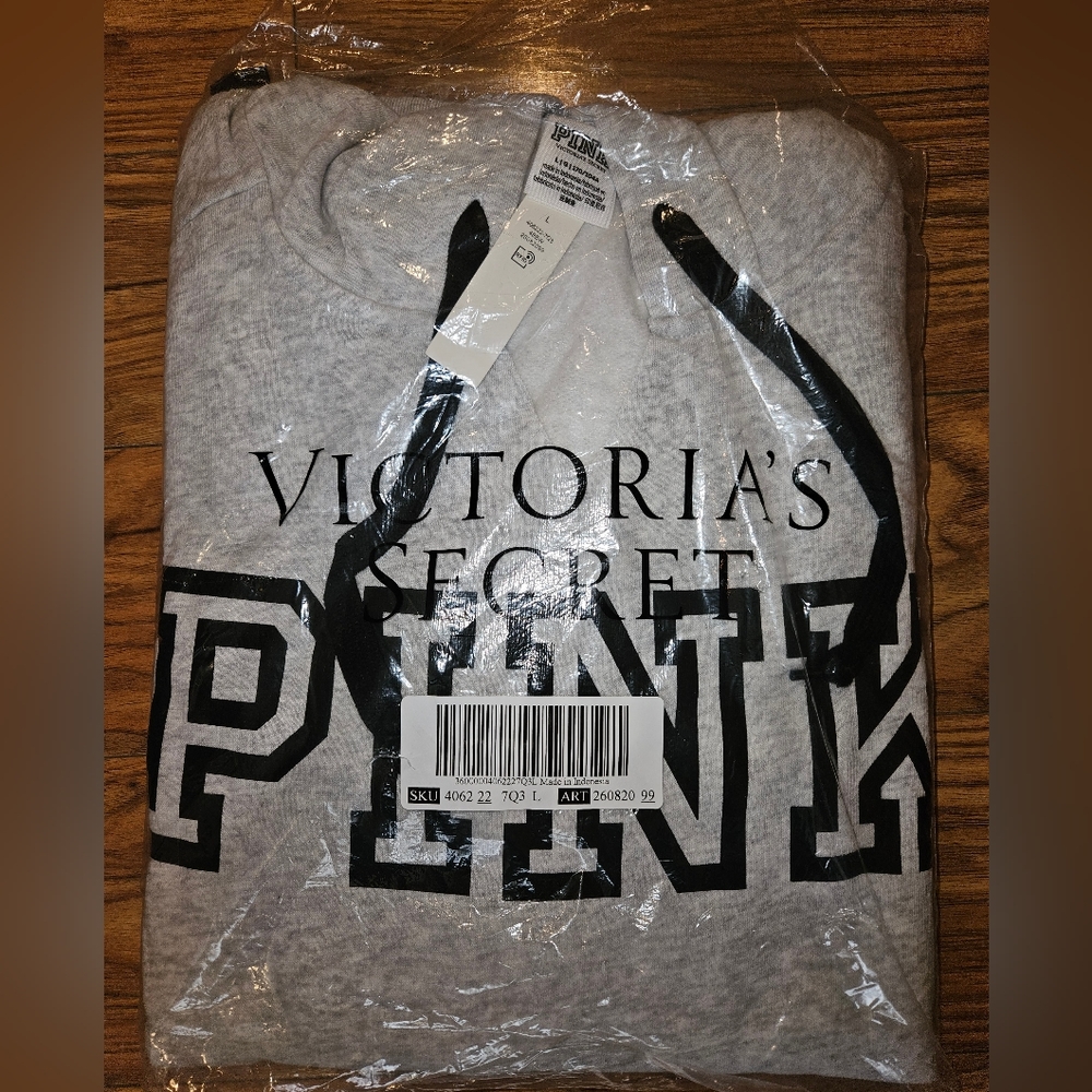 Nwt Victoria's Secret PINK hoodie
